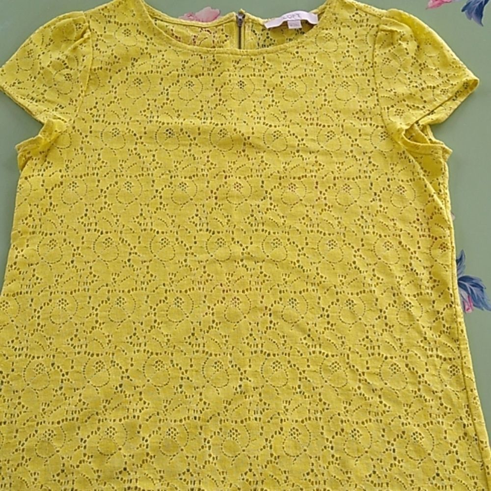 8 for $20 Ann Taylor Loft XS Yellow Top